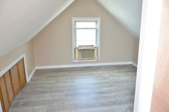 2003 Maple Ave