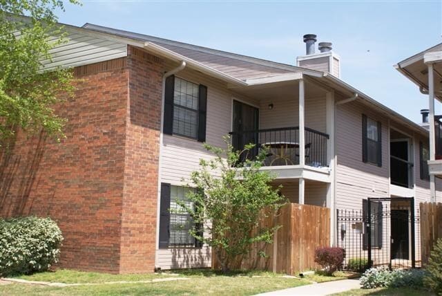 Building Photo - 2 bed/2 bath condo near the OU Campus Unit 246