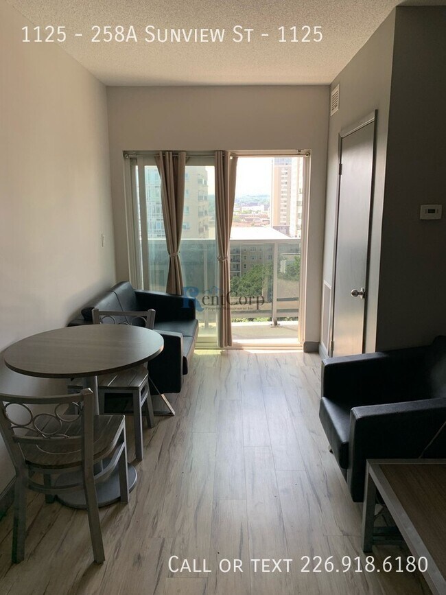 Photo - 258A-258A Sunview St