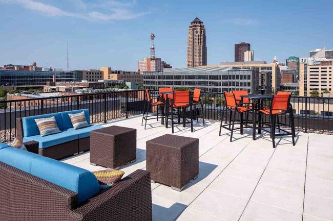 Photo - 1400 E Walnut St Unit SI ID1036842P