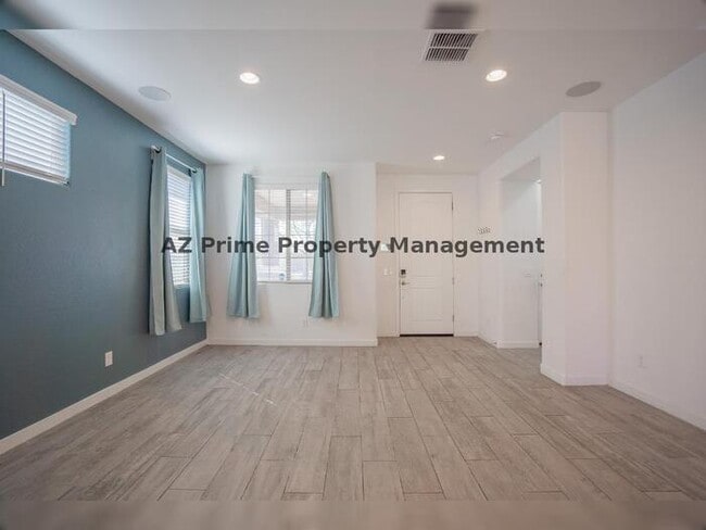 Photo - 3719 S 63rd Dr