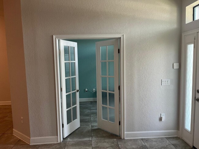 Photo - "Spacious 4-Bedroom Home in Mulberry's Heritage Park - 2 Full Baths & 2,211 Sq. Ft. of Comfort!"
