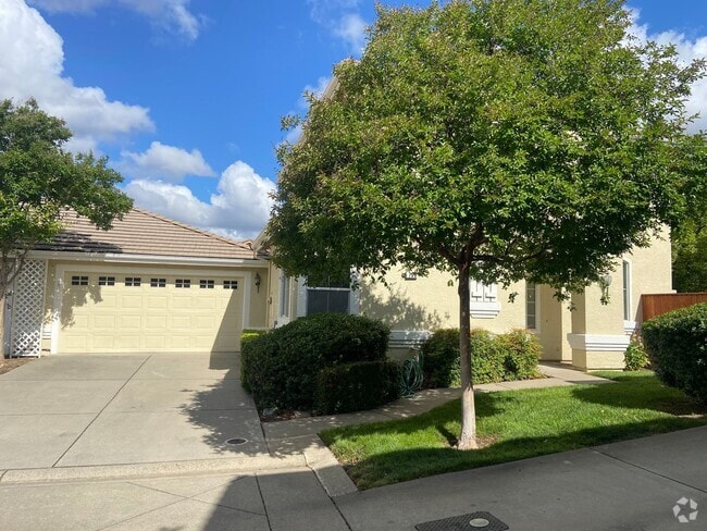 Building Photo - Bentley Square - Gated 3 Bdrm+office Rental