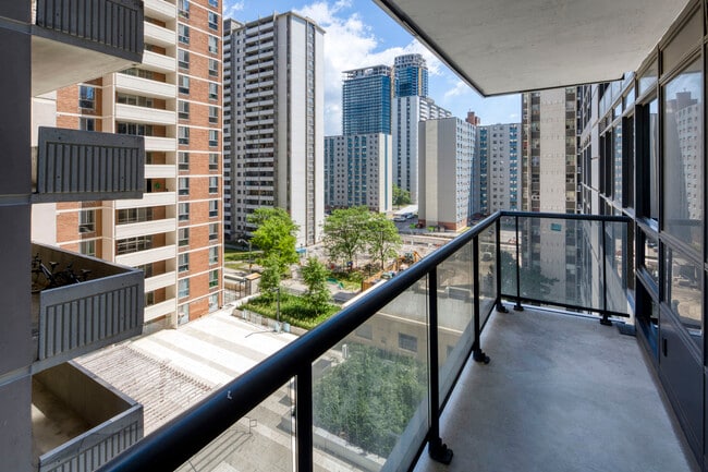 561 Sherbourne
