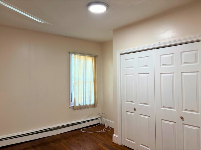 136 Seamans St Unit 1R