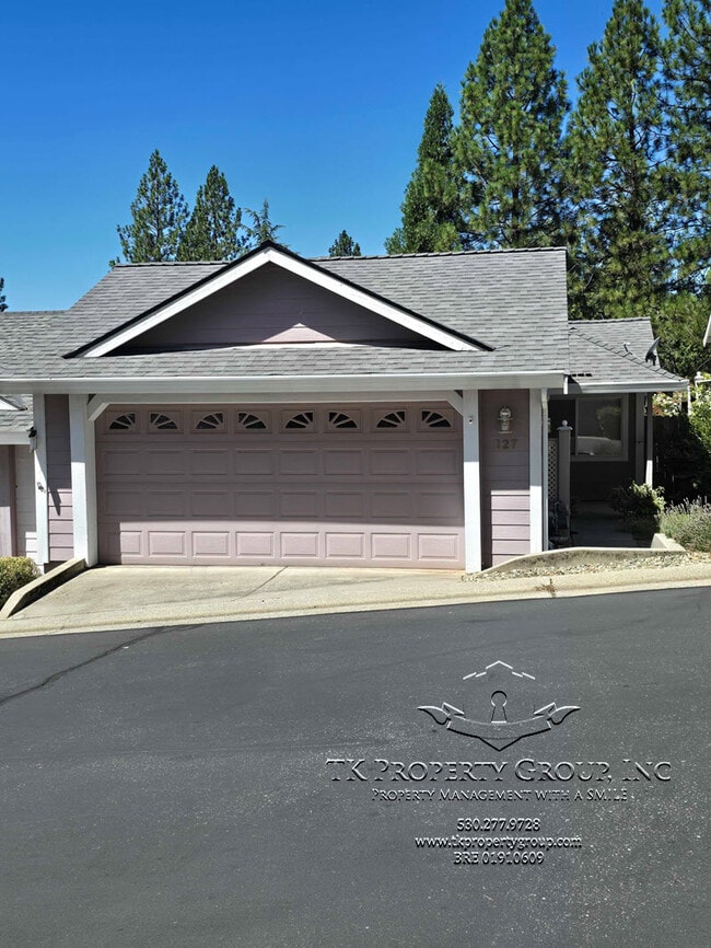 Photo - 127 Windsor Ln