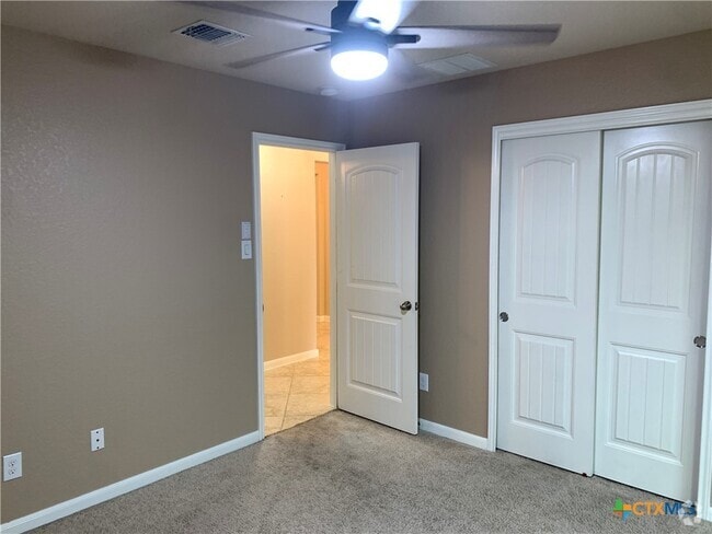 Building Photo - 1337 Lauren St Rental
