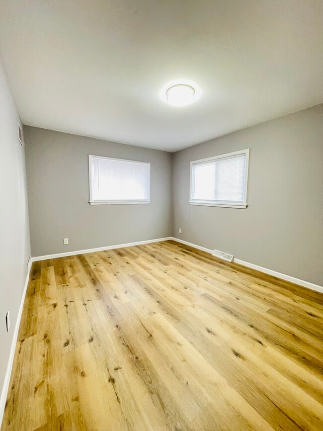 Photo - 8620-8620 W Villard Ave