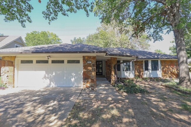Building Photo - Beautifully Redone 3 Bedroom South Tulsa H...