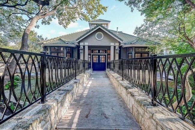 Photo - 7700 N Capital of Texas Hwy Unidad b2