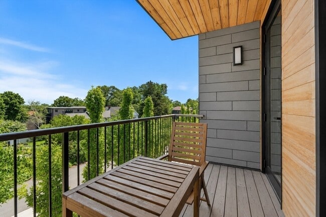 Photo - 100 Linden St Unit 203