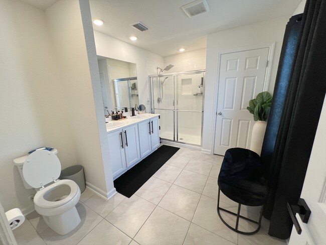Photo - 7223 Hawkes Bnd St