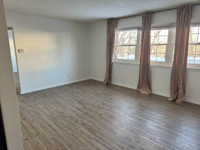 Photo - 1120 E 6th St Unit 3