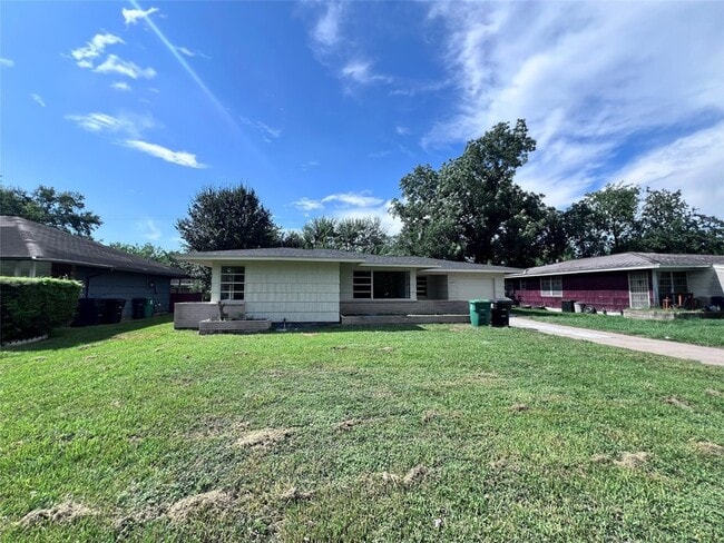 Building Photo - 5742 Flamingo Dr Rental