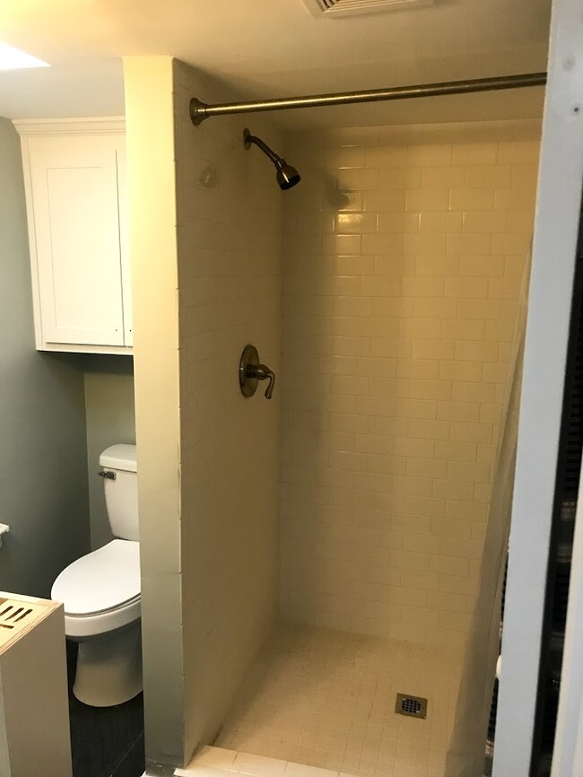 Photo - 2213 Floyd Ave. Unidad A (Upstairs)