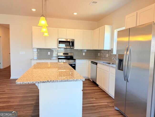 Photo - 824 Kensington St