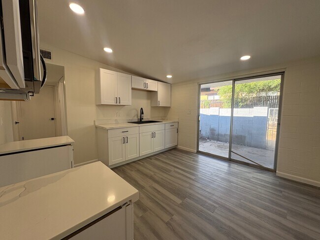 Photo - 1508 E Adelaide Dr Unit 5