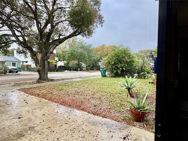 Photo - 521 NW 48th St