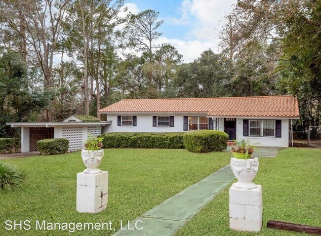 4 br, 2.5 bath House - 222 Westminster Drive - 4 br, 2.5 bath House - 222 Westminster Drive