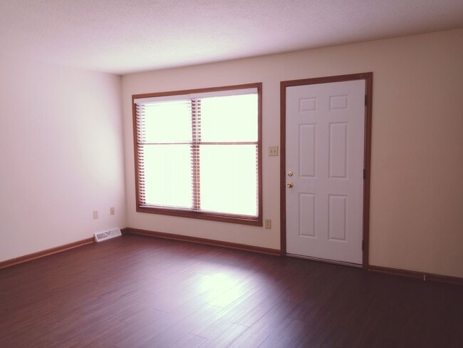 Photo - 1121-1123-1123 S Roseta Ave