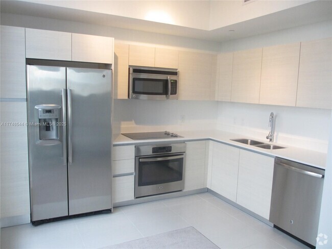 Building Photo - 4250 Biscayne Blvd Unit 610 Rental