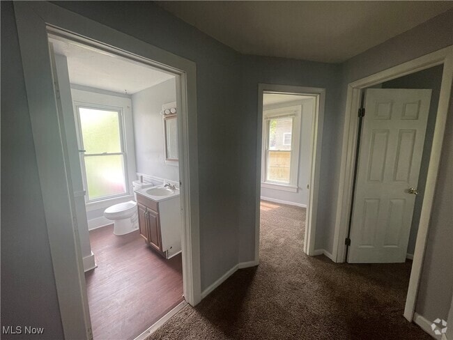 Building Photo - 424 Cleveland Rd Unit 2 Rental