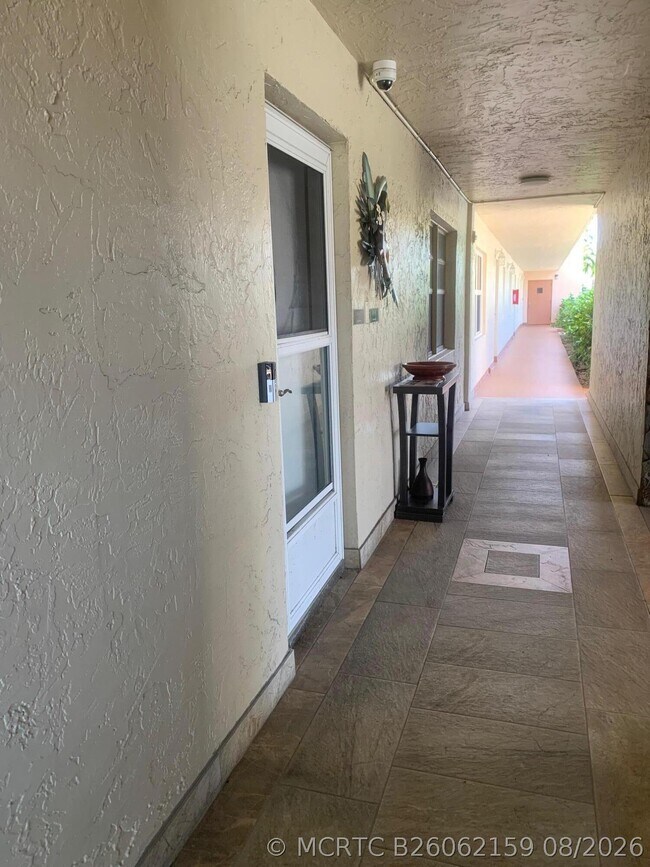 Photo - 424 SE 10th St Unit 104
