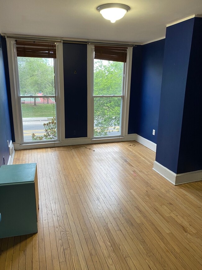 Photo - 1827 East Capitol St SE