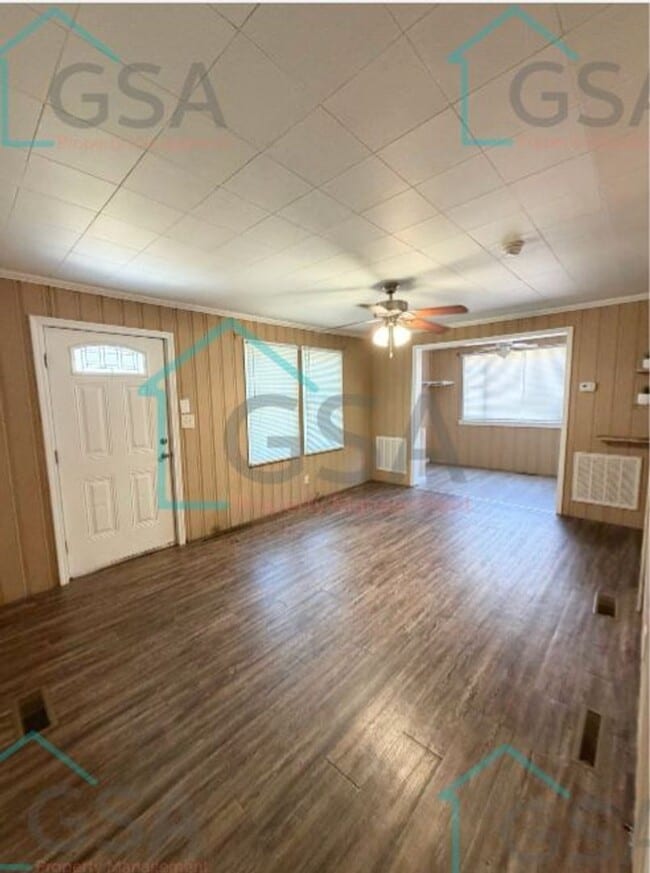 23 Pine St