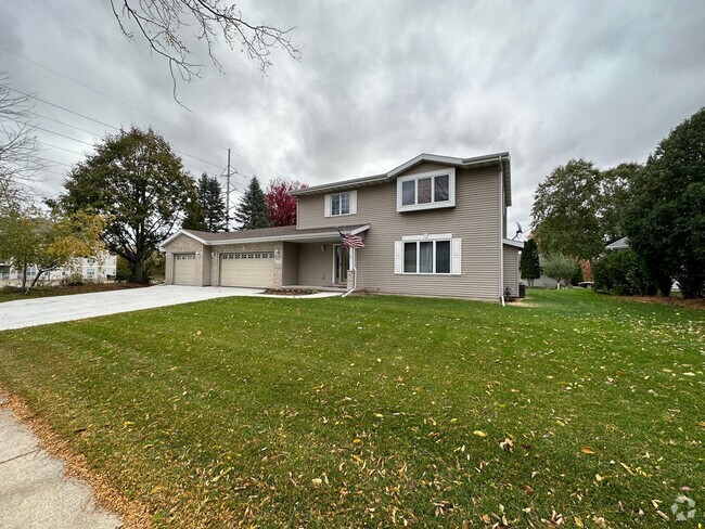 Building Photo - Huge 3BR/3BA house on Madison's West Side!