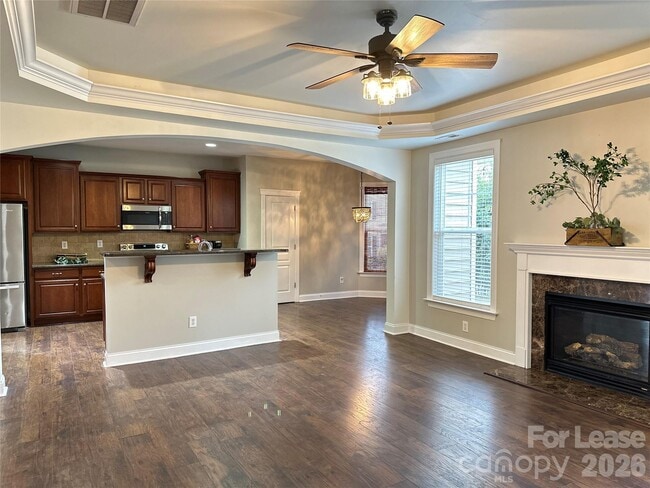 Photo - 8124 Lynwood Square