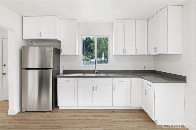 Photo - 13812 Oxnard St