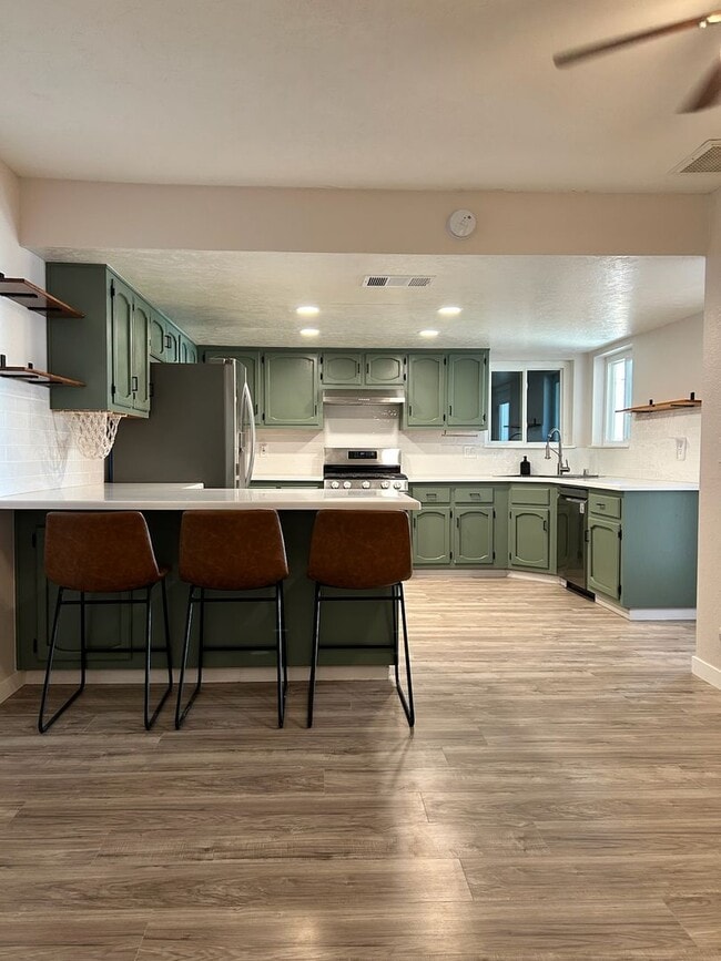 Photo - Please contact Vaughn Realty to set up an ...