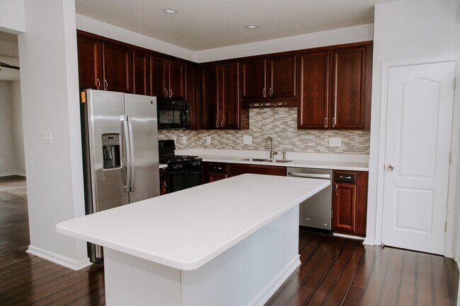 Photo - 110 Quinton Oaks Cir