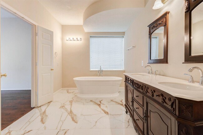 155 Perfidia Dr