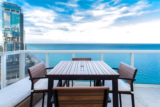 Photo - 18201 Collins Ave Unidad 4208