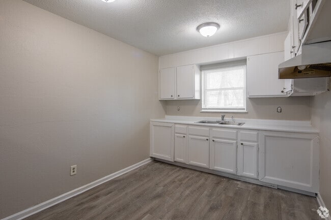 2BR, 1.5BA - 820SF - Kitchen - Fountain Blue