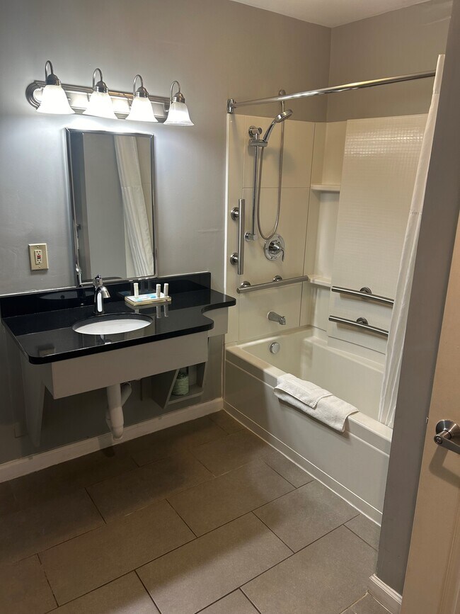 Photo - Madison Apartments on Long Wharf