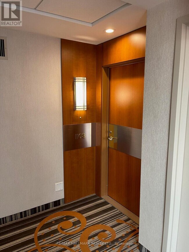 Photo - 211 Queens Quay W Unit 1108