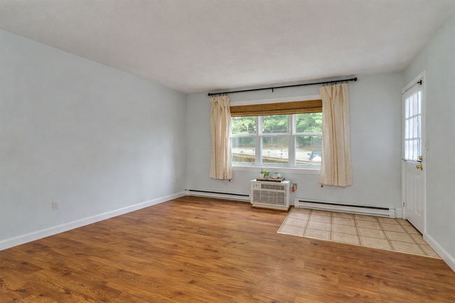 Living Room2 - 14 Flintlock Ln Unit 1