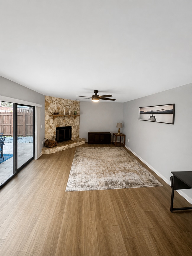 Photo - Spacious & Beautifully Updated Townhome in a Prime Location!