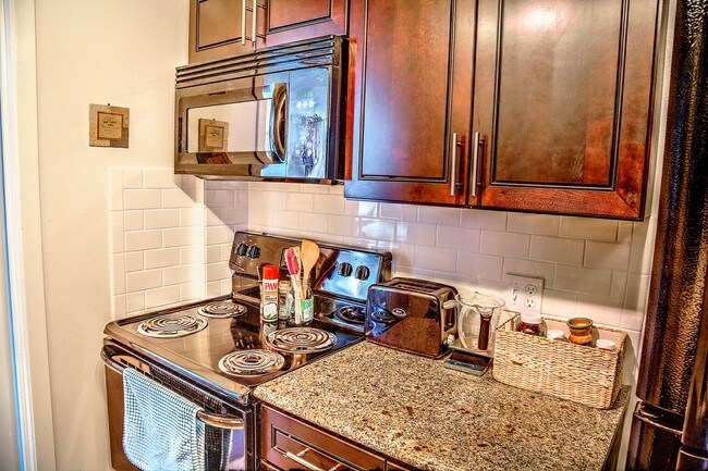 Photo - 5528 Pershing Ave Apartment Unit 203