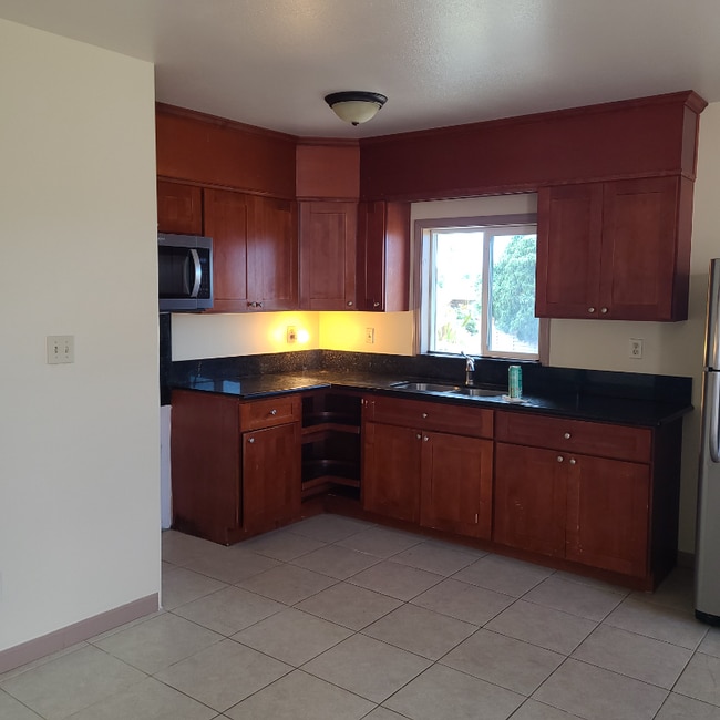 Photo - 547 Kaao Cir