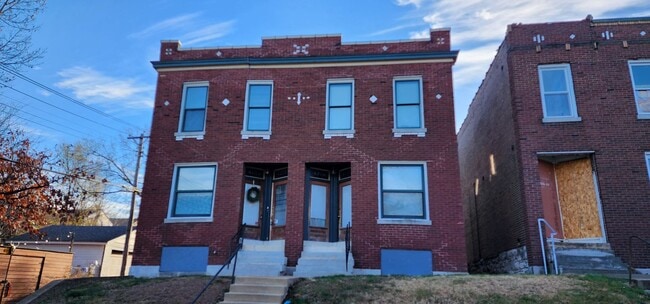Building Photo - 4216-4216 Dewey Ave Unit 4214A - 2nd Floor Rental