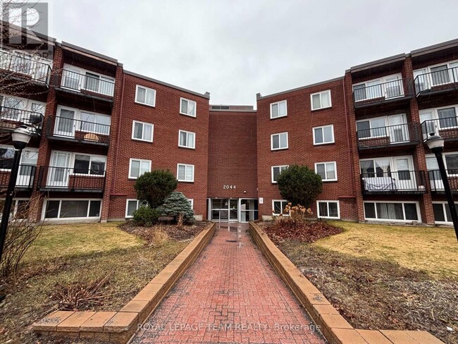 Photo - 2044 Arrowsmith Dr Unit 102C