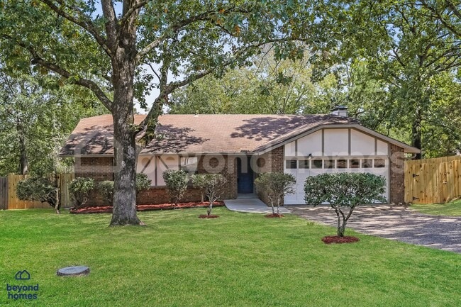 Building Photo - Beautifully 3 Bedroom 2 Bathroom Home in Maumelle!