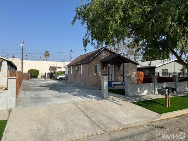 Building Photo - 230 N Inez St Rental
