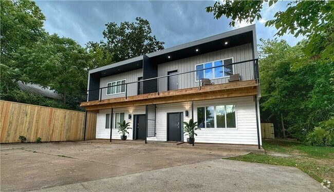 Building Photo - 875 S Lt Col Leroy Pond Ave Rental