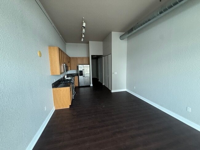 Photo - 150 E Robinson St