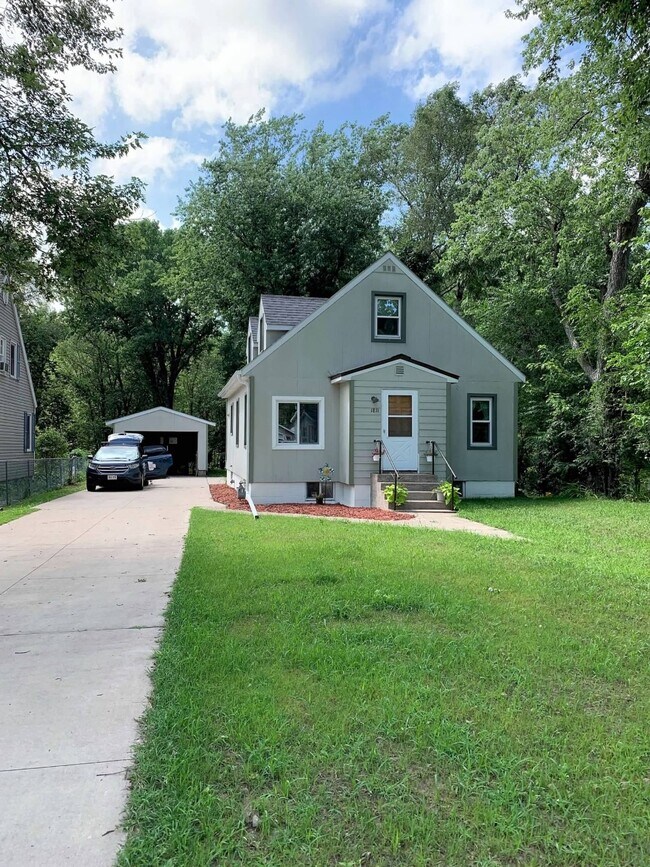 Photo - 1811 Caroline St